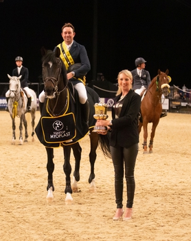 A new champion crowned in the Equitop Myoplast Senior Foxhunter Championship